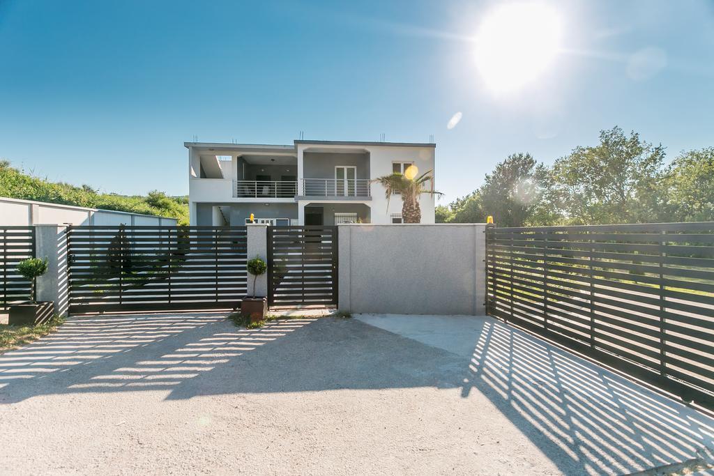 Radanovići Tramonto Apartments מראה חיצוני תמונה