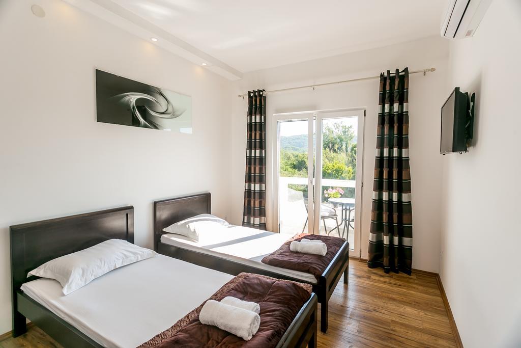 Radanovići Tramonto Apartments מראה חיצוני תמונה