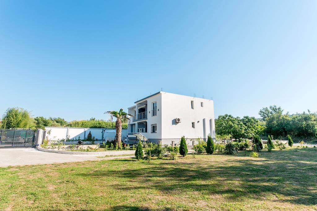 Radanovići Tramonto Apartments מראה חיצוני תמונה
