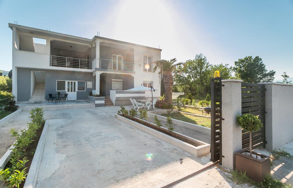 Radanovići Tramonto Apartments מראה חיצוני תמונה