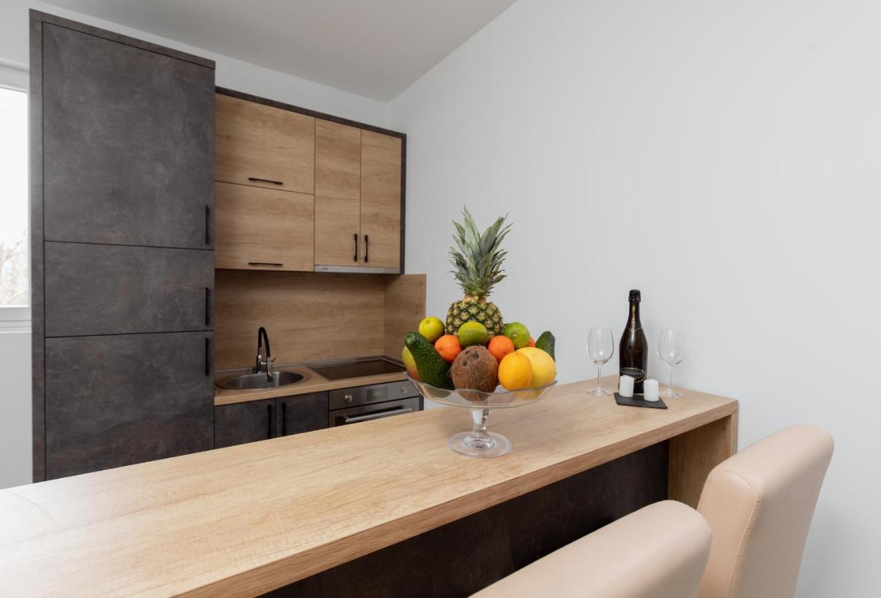Radanovići Tramonto Apartments מראה חיצוני תמונה